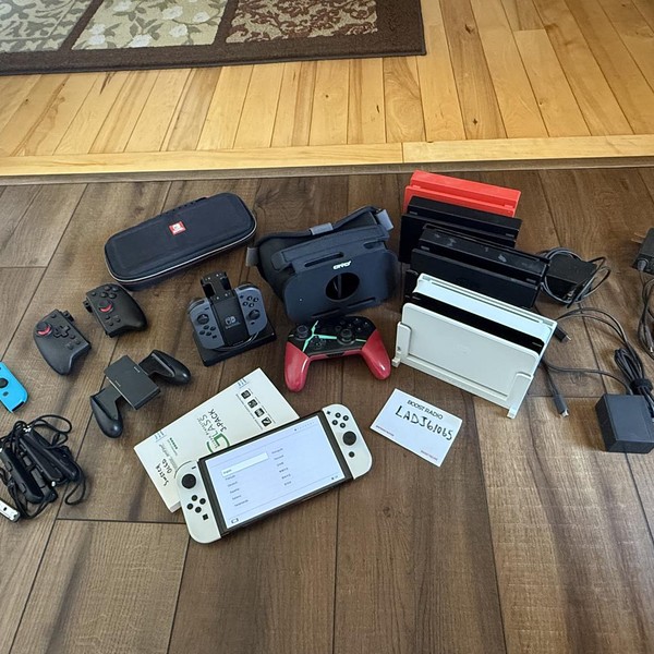 Nintendo Switch - OLED - 64 GB, White