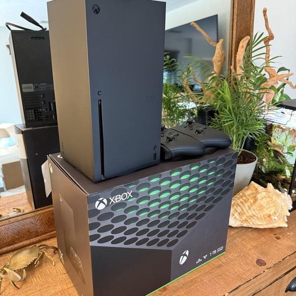 Xbox Series X (2020) - 1 TB, Black, standard