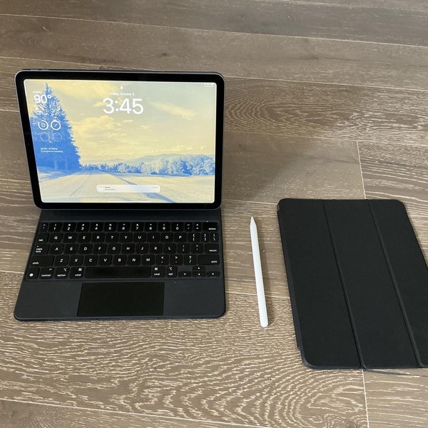 Apple iPad Air 5th Gen - Wi-Fi, 64 GB, Gray, A2588