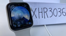 Good
													Apple Watch Series 4 44mm - Silver, A1978 - GPS, Aluminum, photo 4 of 12