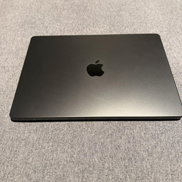 MacBook Pro 2024 - 14 inch - 1 TB, Space Black, 24 GB, Apple M4 Pro 14-core