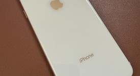 Good
													Apple iPhone 8 - Unlocked Non-US, Gold, 64 GB, A1906, photo 4 of 8