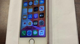 Good
													Apple iPhone SE 1st Gen 2016 - Unlocked, Rose Gold, 64 GB, A1662, photo 1 of 8
