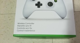 New
													Xbox Wireless Controller - White, photo 2 of 3