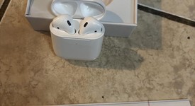 Used
													Apple AirPods 2nd Gen - Lightning Case, photo 4 of 4