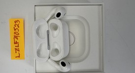 Used
													Apple AirPods 3rd Gen - Lightning Case, photo 4 of 6