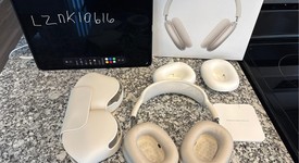 Used
													Apple AirPods Max USB-C - Starlight, photo 1 of 4