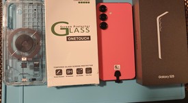 Mint
													Samsung Galaxy S25 - Unlocked, Coralred, 256 GB, 12 GB, SM-S931U1, photo 2 of 14
