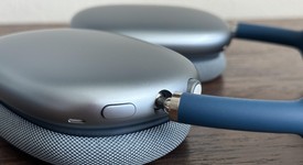 Used
													Apple AirPods Max - Sky Blue, photo 3 of 5