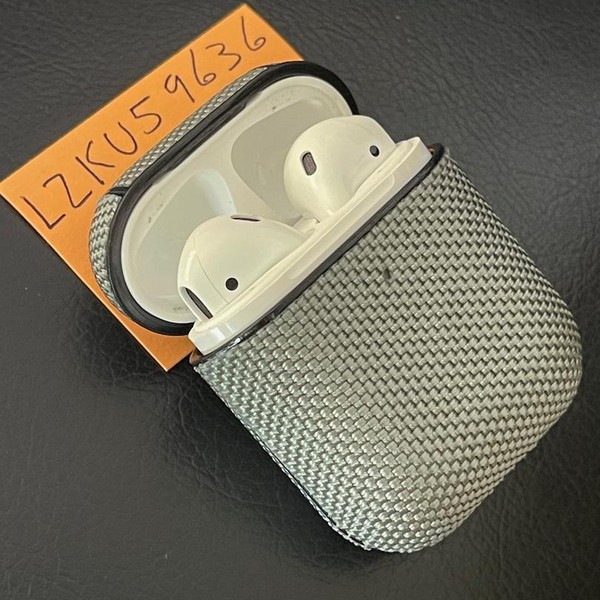 Apple AirPods 2nd Gen - Lightning Case