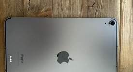 Mint
													Apple iPad Air 5th Gen - Unlocked, Gray, 256 GB, A2589, photo 2 of 10