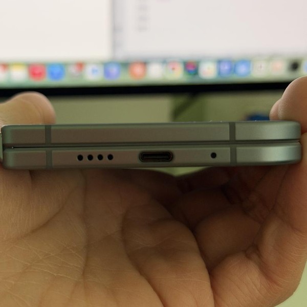 Google Pixel 10 Pro Fold - Unlocked, 256 GB, Moonstone, GU0NP