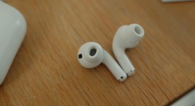 Used
													Apple AirPods Pro 2 - Lightning, photo 3 of 6