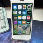 Good Apple iPhone 5 - Unlocked, 16 GB, White, A1429