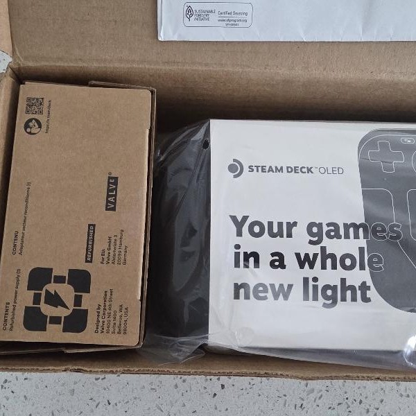 Steam Deck OLED - 512 GB, Black, 16 GB, AMD