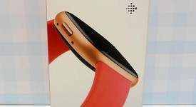 New
													Fitbit Versa 4 - Rose Gold, photo 2 of 5