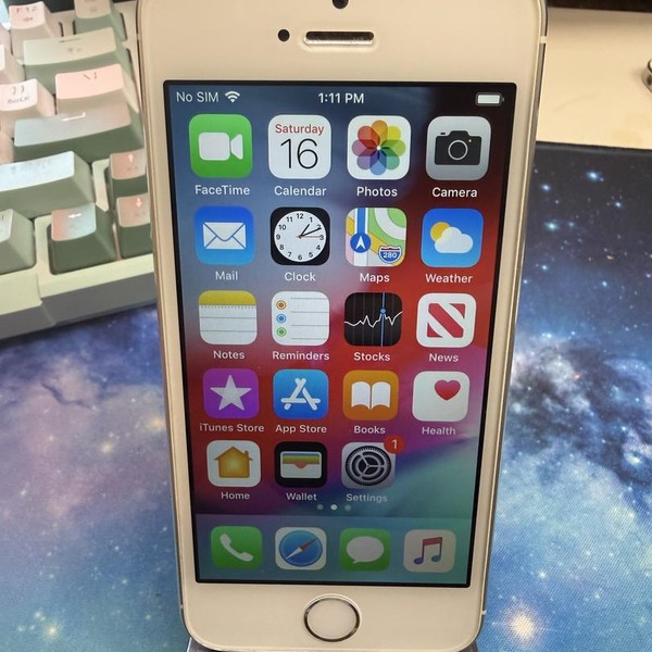 Apple iPhone 5S - Unlocked, 32 GB, Silver, A1533, GSM