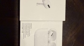 Used
													Apple AirPods Pro - Wireless Case, photo 6 of 6