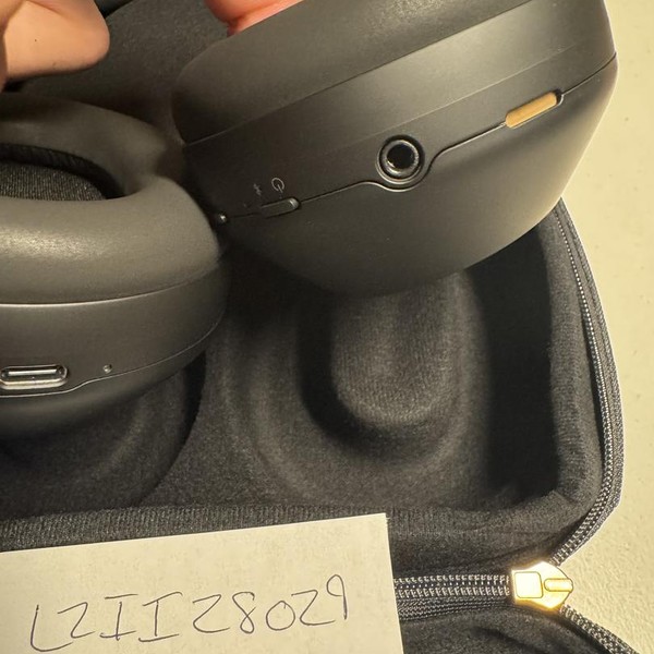 Sony WH-1000XM5 - Black