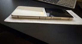 Good
													Samsung Galaxy Z Flip5 - Unlocked, Cream, 256 GB, 8 GB, SM-F731U1, photo 4 of 9