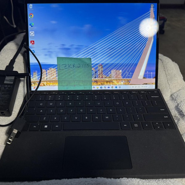 Microsoft Surface Pro 9 - Wi-Fi, 256 GB, Graphite, 16 GB, Intel Core i7, Wi-Fi