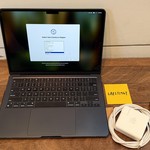 Mint MacBook Air 2022 (M2) - 13 inch - 2 TB, Midnight, 24 GB, Apple M2