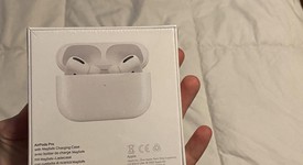 New
													Apple AirPods Pro 1st Gen - Wireless Case, photo 5 of 5