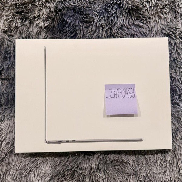 MacBook Air 2024 (M3) - 15 inch - 512 GB, Silver, 8 GB, Apple M3, 10-core GPU