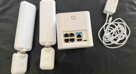 Mint
													Ubiquiti AmpliFi HD Mesh Router, photo 3 of 4