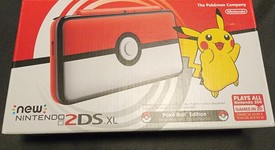 New
													New Nintendo 2DS XL - Red, 1 GB, Poke Ball Edition, photo 2 of 7