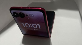 Mint
													Motorola Razr Plus (2024) - Unlocked, Pink, 256 GB, 12 GB, photo 4 of 28