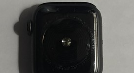 Good
													Apple Watch SE 1st Gen 40mm - Gray, A2351 - GPS, Aluminum, photo 2 of 8