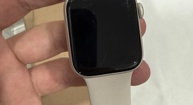 Fair
													Apple Watch SE 2nd Gen 40mm - Unlocked, Silver, A2726 - Cellular, Aluminum, photo 3 of 6