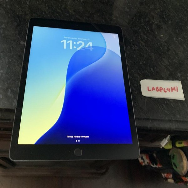 Apple iPad 7th Gen - Unlocked, 128 GB, Gray, A2200