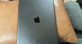 Good
													Apple iPad 9th Gen - Unlocked, Gray, 64 GB, A2603, photo 3 of 4