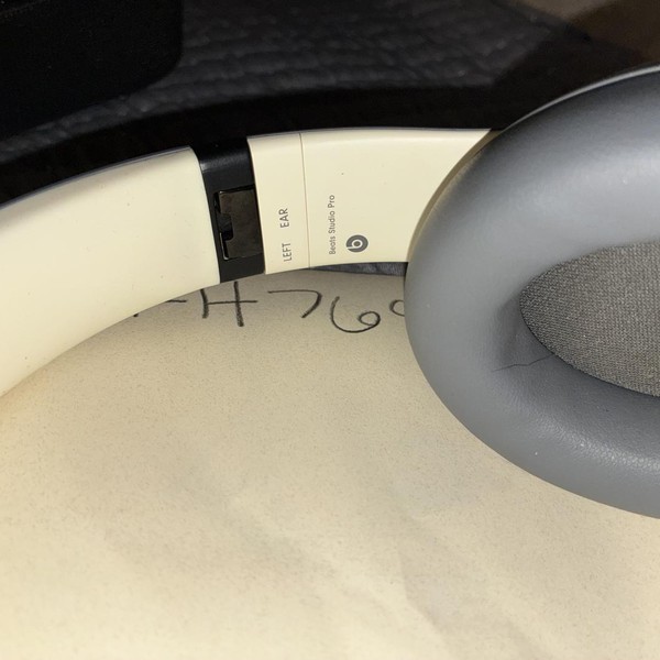 Beats Studio Pro - Sandstone