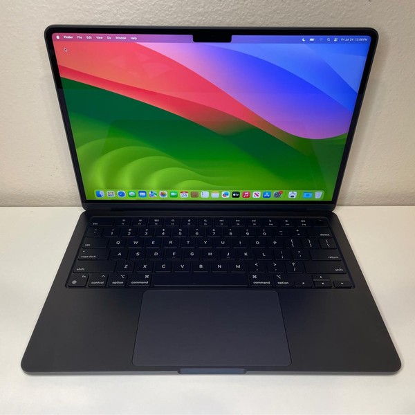 MacBook Air 2022 (M2) - 13 inch - 256 GB, Midnight, 8 GB, Apple M2