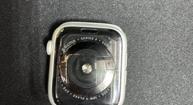 Good
													Apple Watch Series 4 44mm - Unlocked, Silver, A1976 - Cellular, Aluminum, photo 3 of 6