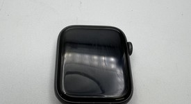 Good
													Apple Watch Series 5 44mm - Unlocked, Gray, A2095 Cellular, Aluminum, photo 4 of 8