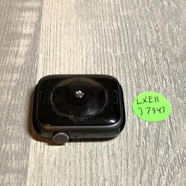 Apple Watch Series 4 44mm - Unlocked, Gray, A1976 - Cellular, Aluminum