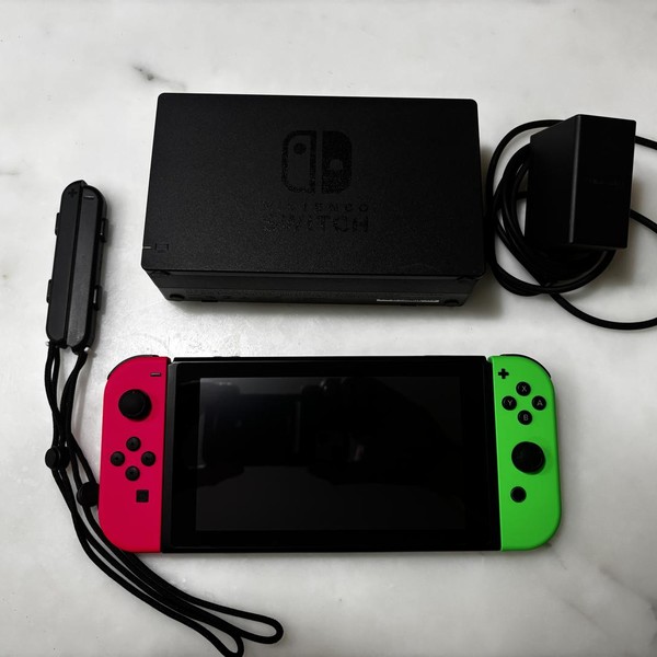 Nintendo Switch - 32 GB, Pink & Green
