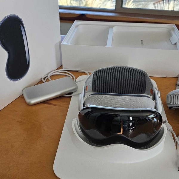 Apple Vision Pro - 256 GB