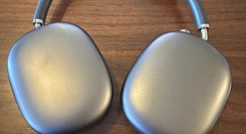Used
													Apple AirPods Max - Gray, photo 1 of 3