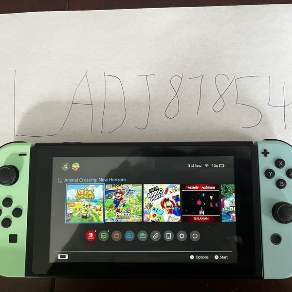 Nintendo Switch - 32 GB, Animal Crossing: New Horizons