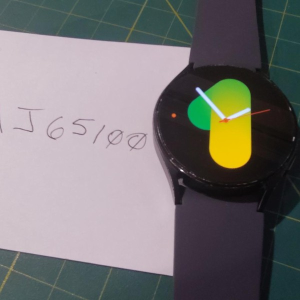 Samsung Galaxy Watch5 - Unlocked, Graphite, 40mm