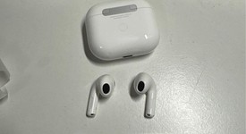 Used
													Apple AirPods 3rd Gen - Lightning Case, photo 3 of 3
