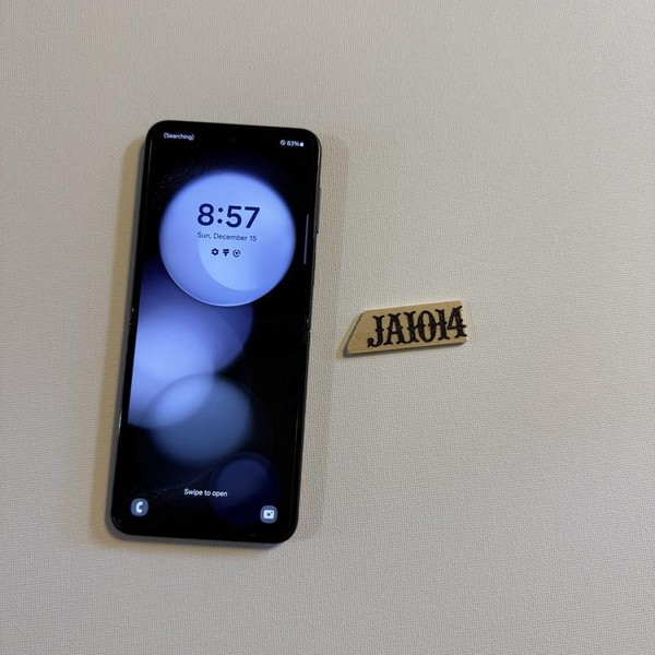 Samsung Galaxy Z Flip5 - Unlocked, 512 GB, Gray, 8 GB, SM-F731U1