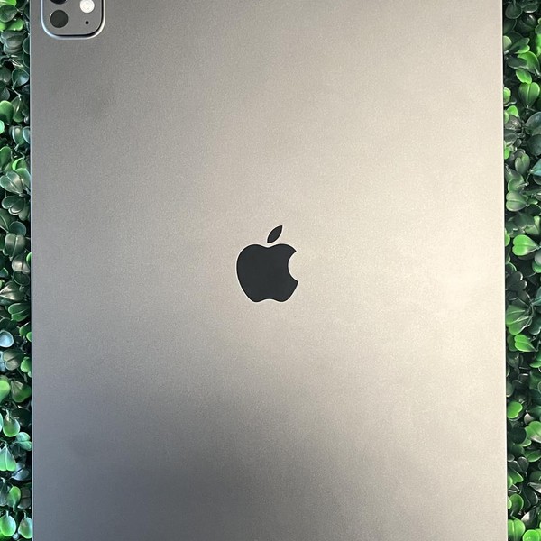 Apple iPad Pro 13 inch (M5) 2025 - Unlocked, 256 GB, Space Black, Apple M5 9-Core, A3361, Standard Glass