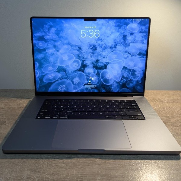 MacBook Pro 2021 - 16 inch - 1 TB, Gray, 32 GB, Apple M1 Pro 10-core