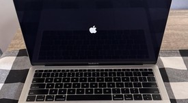 Good
													MacBook Air 2018 - 13" - I5, Silver, 256 GB, 8 GB, photo 3 of 14
